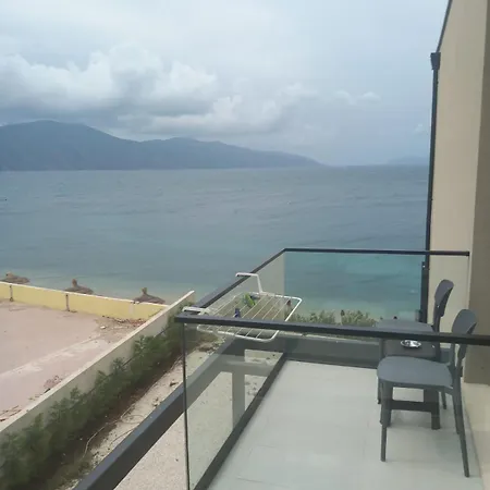 Dukes Albania Radhimë