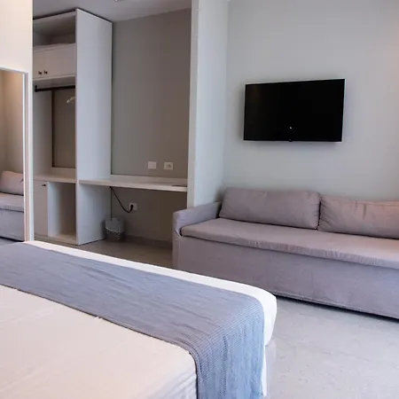 Dukes Albania Hotel *