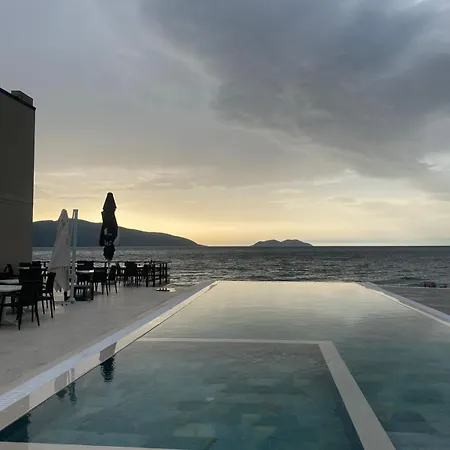 Dukes Albania Hotel *