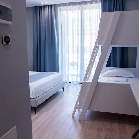 Dukes Albania Hotel *