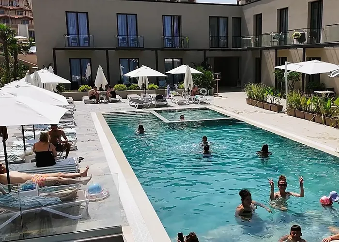 Dukes Albania Hotel Radhimë